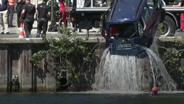 Bus stürzt bei Paris in die Seine – alle Insassen gerettet
