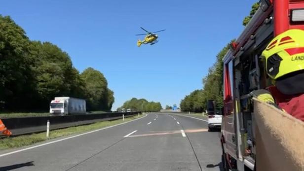 Rettungseinsatz auf A1 bei Viehdorf