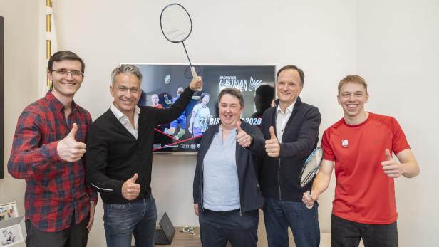 Von links:  Christoph Almer (Medienbeauftragter Austrian Open), Kurt Hohensinner (Sportstadtrat), Tina Riedl (Generalsekretärin des Badminton-Verbandes), Alexander Almer (Projektleiter Austrian Open), Gustav Andree (Nationalteam-Spieler)