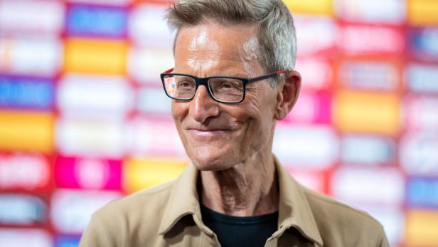 PRÄSENTATION VON FRAUEN-TEAMCHEF LARS SÖNDERGAARD