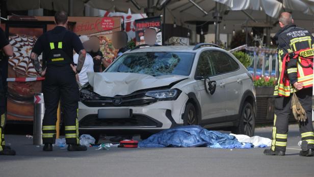 Auto raste in Leipzig in Menschenmenge: Verdächtiger muss in Psychiatrie
