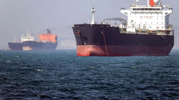 IRAN-US-ISRAEL-WAR-TRANSPORT-HORMUZ