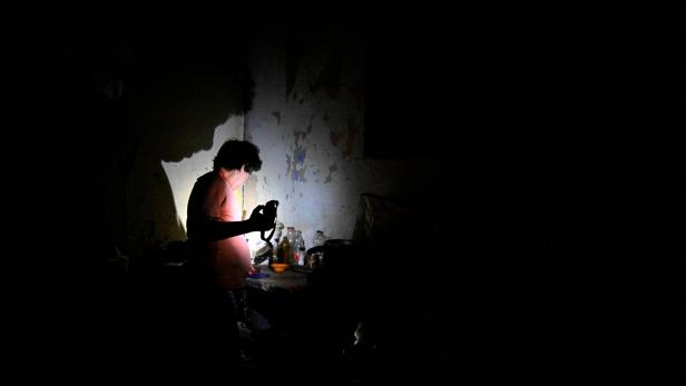 Cuba's national electric grid collapses, leaving millions without power