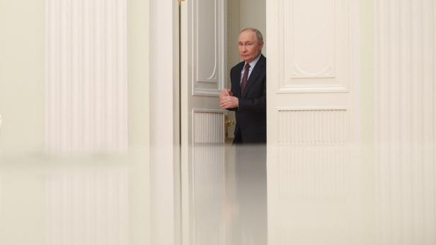  Im Umfragetief: Die Gerüchte rund um einen Coup gegen  Putin dürften übertrieben sein, seine schwindende Popularität ist allerdings ein reales Problem.