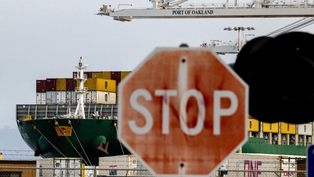 FILE PHOTO: US trade court rules Trump tariffs illegal, but issues narrow block