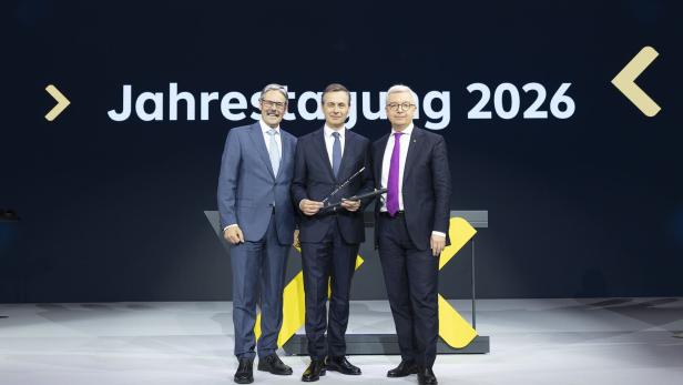 Jahrestagung Raiffeisen NÖ-Wien: 140 Jahre-Jubiläum und GD-Taktstock geht von Michael Höllerer in die Hände von Martin Hauer