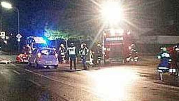 Fußgänger wurde beim Queren der B 121 niedergestoßen