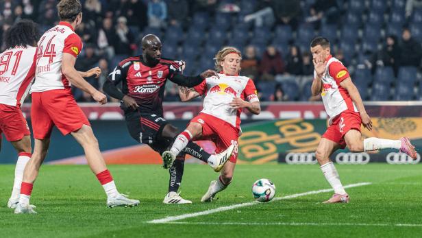 Eine Szene aus dem Bundesliga-Spiel LASK gegen Salzburg