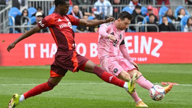 Messi stellte Liga-Rekord auf - Fans stürmten den Platz
