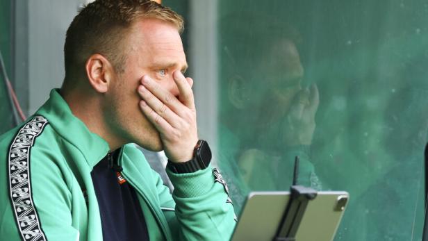 Schockiert: Rapid-Trainer Hoff Thorup