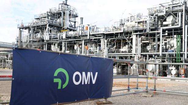 FILE PHOTO: FILE PHOTO: A view of a logo of Austrian oil, gas and chemicals group OMV in front of their ReOil plant in Schwechat,