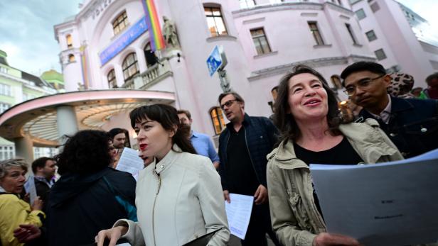 EUROVISION SONG CONTEST (ESC) 2026: SING-ALONG VOR DER VOLKSOPER
