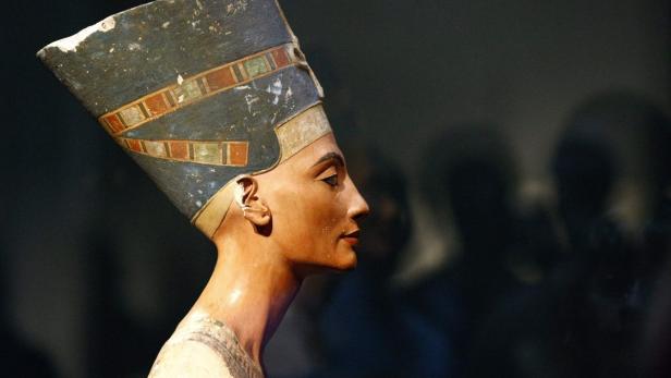 Die Büste der Nofretete im Neuen Museum in Berlin.