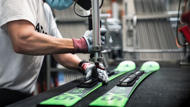 Hier werden Skier von Atomic produziert