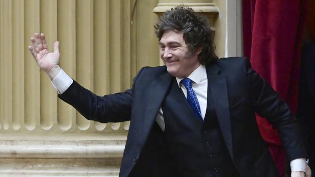 Argentine Chief of Staff presents annual report in Buenos Aires