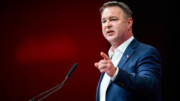 "Widerlich": Babler reagiert angefasst auf Kickls Watschn-Sager