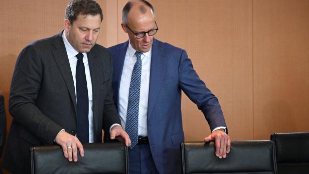 German government holds cabinet meeting in Berlin