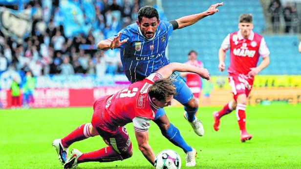 Spannung pur: In der letzten Runde kommt es zum Finale im Abstiegskampf zwischen Blau-Weiß Linz und dem GAK