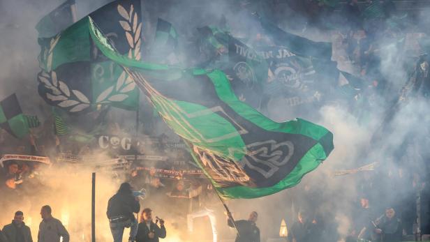 Die Wacker-Fans feiern die Rückkehr in die 2.Liga