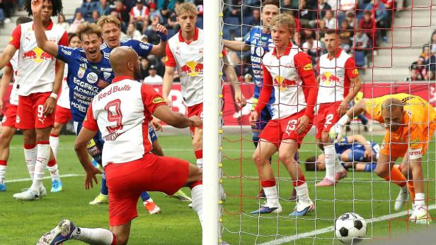 FUSSBALL: BUNDESLIGA/ADMIRAL BUNDESLIGA/MEISTERGRUPPE/10. RUNDE: RED BULL SALZBURG - TSV EGGER GLAS HARTBERG