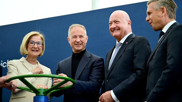 Mikl-Leitner, Stern, Stocker und Hattmannsdorfer bei der Eröffnung des Gasfeldes Wittau der OMV.