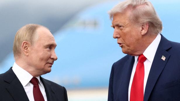 FILE PHOTO: U.S. President Trump meets with Russian President Putin in Alaska