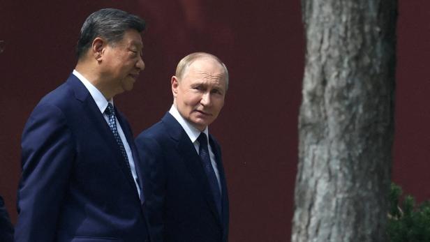 Xi und Putin  in Pekings Machtzentrum Zhongnanhai – auch Trump war kürzlich dort.  