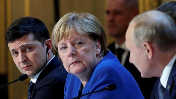 FILES-GERMANY-RUSSIA-UKRAINE-POLITICS-ENERGY-MERKEL