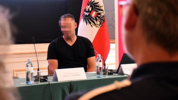 Herr B. berichtet über das Leben mit Fußfessel
