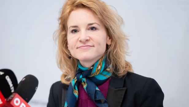 Ministerin Eva-Maria Holzleitner