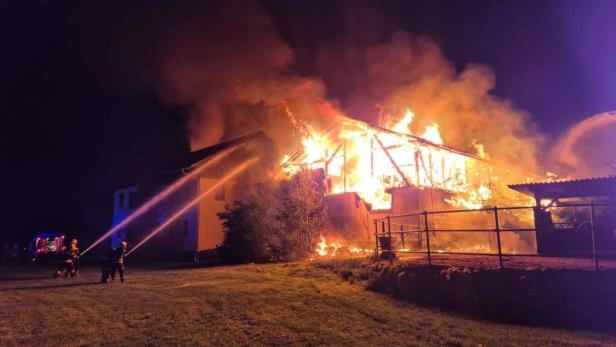 Großbrand auf Bauernhof in Kirchberg am Wechsel