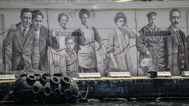 Mural at Port of Naples honors legacy of Italian emigration to the United States