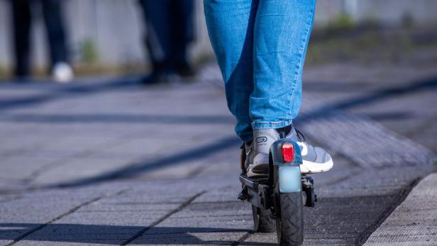 ++ ARCHIVBILD ++ E-Scooter