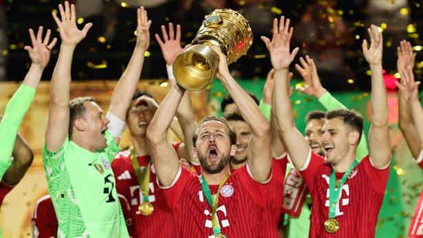 Kane mit dem DFB-Pokal
