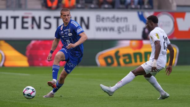 Im Visier: Mohamed Ouédraogo (rechts)