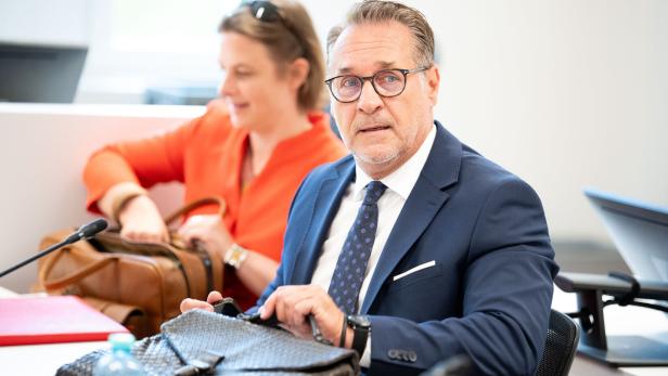 PROZESS GEGEN EX-VIZEKANZLER STRACHE IN DER CAUSA "LEBENSVERSICHERUNG"