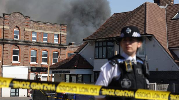 BRITAIN-DISASTER-FIRE