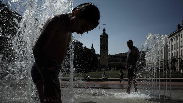 FRANCE-CLIMATE-WEATHER-HEATWAVE