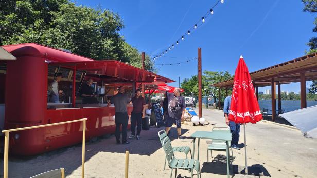Ein Foodtruck an der Marina Wien