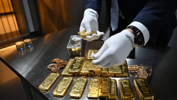 Gold price rises above $5,300 per ounce