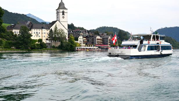 ++ THEMENBILD ++ AM WOLFGANGSEE FEIERT MAN 2024 DEN 1.100. GEBURTSTAG DES HEILIGEN WOLFGANG