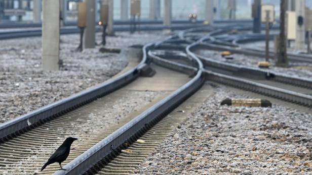 BUNDESWEITER WARNSTREIK IM BAHNSEKTOR: BAHNHOF ST. PÖLTEN