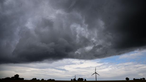 ++ ARCHIVBILD ++ Gewitter