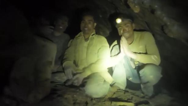 TOPSHOT-LAOS-CAVE-RESCUE