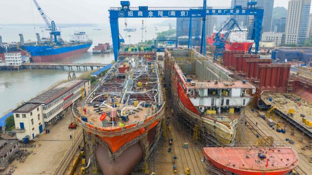 Schiffswerft in Nanjing: Die Schwerindustrie wird besonders stark gefördert.