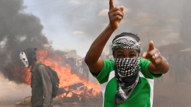 Protests against a U.S. Ebola quarantine plan in Kenya