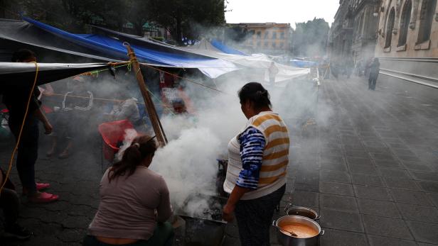 Dissident CNTE teachers set up encampment in Mexico City ahead of 2026 World Cup