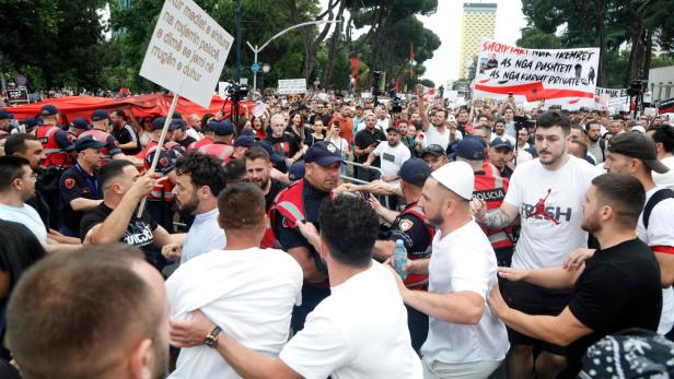 ALBANIA-POLITICS-TOURISM-CORRUPTION-DEMONSTRATION