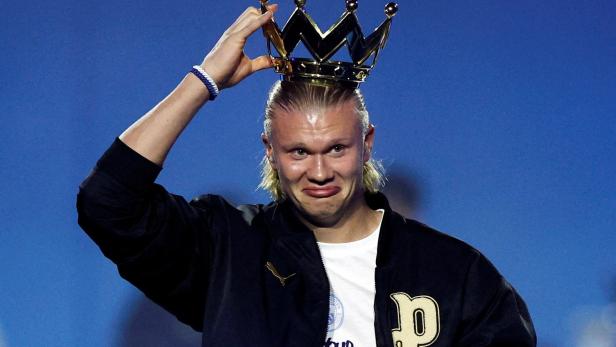 Erling Haaland mit Krone