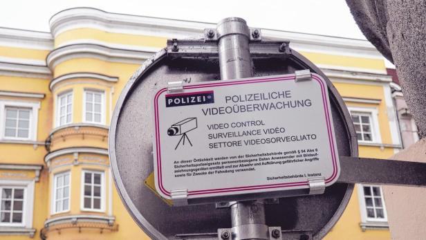 Drei Kameras überwachen seit Ende Oktober die Welser Innenstadt. Kostenpunkt: 145.000 Euro.